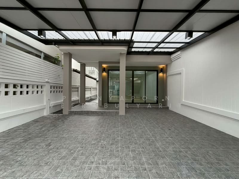 หมู่บ้านสราญรมย์ ซอยประเสริฐมนูกิจ 42, Bangkok, ประเสริฐมนูกิจ, Nawamin, Bueng Kum, Bangkok, 2 Bedrooms, 200 sqm, Townhouse For Sale, by Poonyaporn Veerabulyarit, 500271116 - DDproperty.com