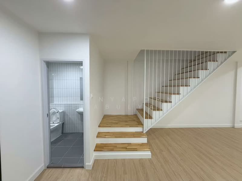 หมู่บ้านสราญรมย์ ซอยประเสริฐมนูกิจ 42, Bangkok, ประเสริฐมนูกิจ, Nawamin, Bueng Kum, Bangkok, 2 Bedrooms, 200 sqm, Townhouse For Sale, by Poonyaporn Veerabulyarit, 500271116 - DDproperty.com