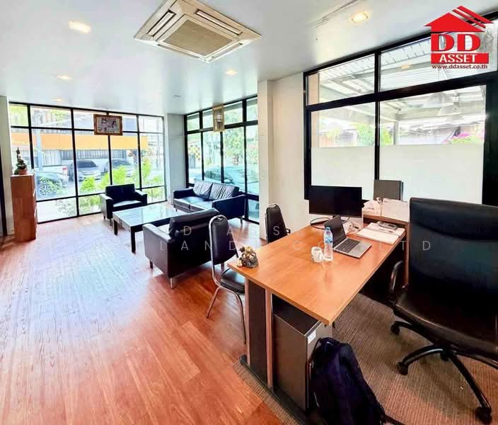 ขายบ้านเดี่ยวพร้อมออฟฟิศ โกดัง ลำลูกกา43/2 รหัสทรัพย์ H8289, Pathum Thani, Lat Sawai, Lam Luk Ka, Pathum Thani, 4 Bedrooms, 500 sqm, Single Detached House For Sale, by DD Asset (Thailand) Co.,Ltd, 500271205 - DDproperty.com