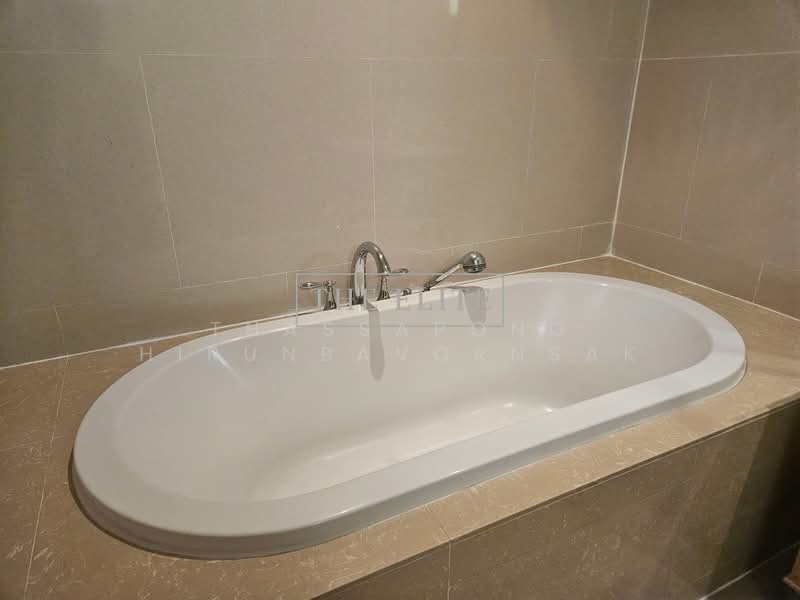 The Empire Place, Bangkok, 88 Narathiwatratchanakharin Road, Thung Maha Mek, Sathon, Bangkok, 2 Bedrooms, 99 sqm, Condo For Sale, by Thassapong Hirunbavornsak, 500271240 - DDproperty.com