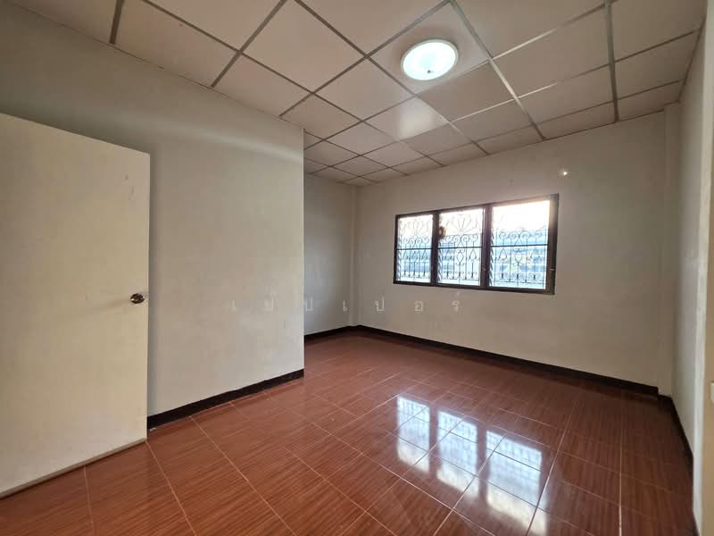 Moobaan Rungkit Villa 7, Bangkok, Soi Romklao 54, Khlong Sam Prawet, Lat Krabang, Bangkok, 2 Bedrooms, 100 sqm, Townhouse For Sale, by เป๊ปเปอร์, 500271244 - DDproperty.com