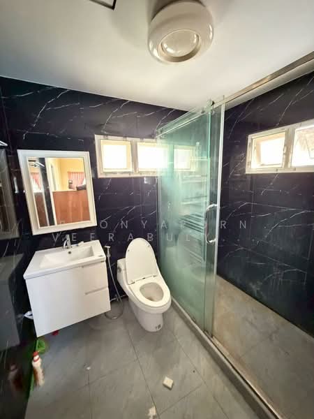 Park Village 1 Bangbuathong, Nonthaburi, Western Outer Ring Road, Lam Pho, Bang Bua Thong, Nonthaburi, 5 Bedrooms, 400 sqm, Single Detached House For Sale, by Poonyaporn Veerabulyarit, 500271253 - DDproperty.com