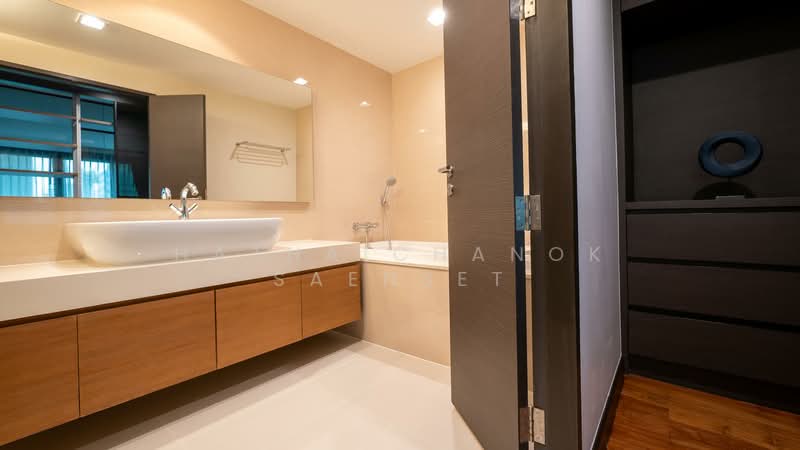 The Klasse Residence, Bangkok, Soi Sukhumvit 15, Khlongtoei Nua, Watthana, Bangkok, 3 Bedrooms, 167 sqm, Condo For Rent, by Hathaichanok Saenset, 500271254 - DDproperty.com