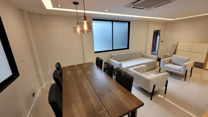 The Prestige 49 Condominium, Bangkok, Sukhumvit, Khlong Tan Nua, Watthana, Bangkok, 3 Bedrooms, 186 sqm, Condo For Rent, by Juthabhorn Uppachit (Amy), 500271356 - DDproperty.com