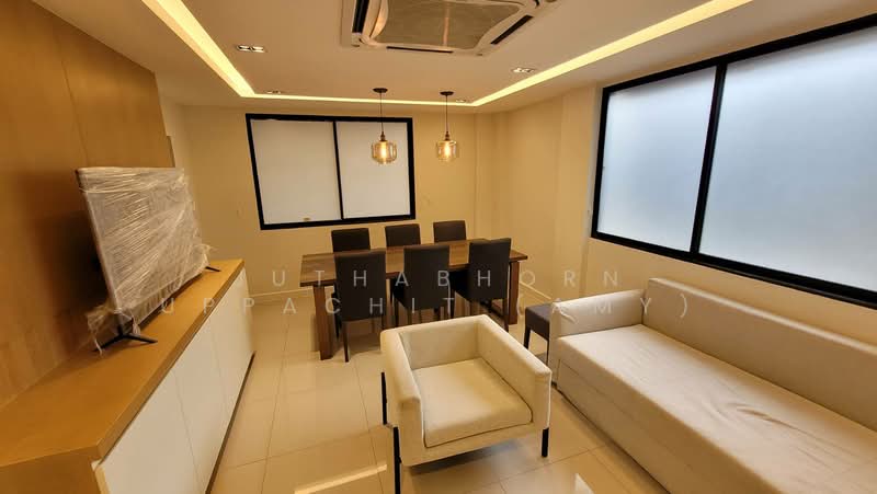 The Prestige 49 Condominium, Bangkok, Sukhumvit, Khlong Tan Nua, Watthana, Bangkok, 3 Bedrooms, 186 sqm, Condo For Rent, by Juthabhorn Uppachit (Amy), 500271356 - DDproperty.com
