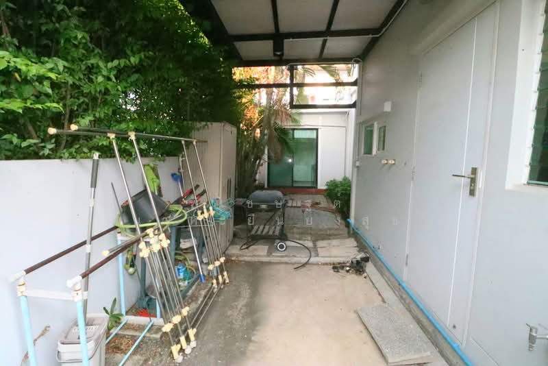 Baan Pruklada Suvarnabhumi : บ้านพฤกษ์ลดา สุวรรณภูมิ, สมุทรปราการ, ถนนลาดกระบัง ซ.ลาดกระบัง 54, ศีรษะจรเข้น้อย, บางเสาธง, สมุทรปราการ, 136 ตร.ม., บ้านเดี่ยว ขาย, โดย พิเชษฐต์ นาคะยืนยงสุข, 500271357 - พฤกษ์ลดา  บ้านใกล้สุวรรณภูมิ ลาดกระบัง - DDproperty.com