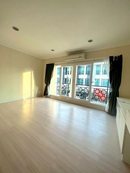 Baan Klang Muang Rama 9 (Motorway), Bangkok, New Bangkok-Chonburi Road, Suan Luang, Suan Luang, Bangkok, 3 Bedrooms, 300 sqm, Single Detached House For Sale, by Pranisa Jirathongpoon, 500271381 - DDproperty.com