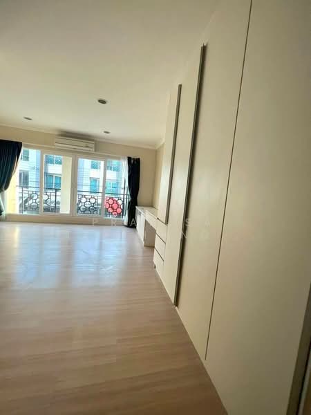 Baan Klang Muang Rama 9 (Motorway), Bangkok, New Bangkok-Chonburi Road, Suan Luang, Suan Luang, Bangkok, 3 Bedrooms, 300 sqm, Single Detached House For Sale, by Pranisa Jirathongpoon, 500271381 - DDproperty.com