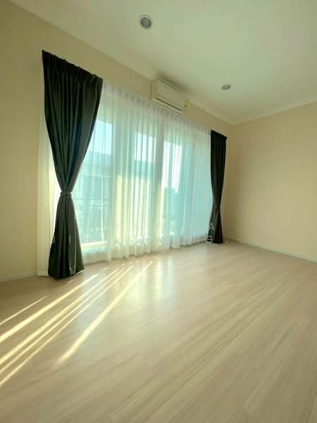 Baan Klang Muang Rama 9 (Motorway), Bangkok, New Bangkok-Chonburi Road, Suan Luang, Suan Luang, Bangkok, 3 Bedrooms, 300 sqm, Single Detached House For Sale, by Pranisa Jirathongpoon, 500271381 - DDproperty.com