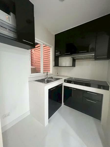 Baan Klang Muang Rama 9 (Motorway), Bangkok, New Bangkok-Chonburi Road, Suan Luang, Suan Luang, Bangkok, 3 Bedrooms, 300 sqm, Single Detached House For Sale, by Pranisa Jirathongpoon, 500271381 - DDproperty.com