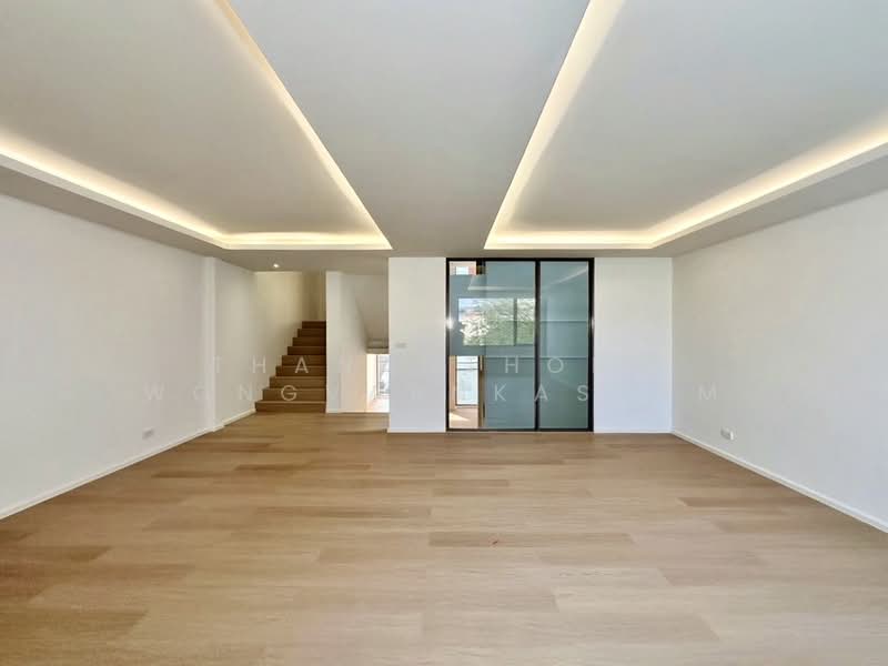 Home Office Predi 14, Bangkok, Phra Kanong Nua, Watthana, Bangkok, 5 Bedrooms, 547 sqm, Townhouse For Rent, by Thananthorn Wongvarnkaseam, 500271444 - DDproperty.com