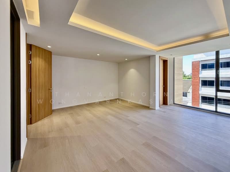 Home Office Predi 14, Bangkok, Phra Kanong Nua, Watthana, Bangkok, 5 Bedrooms, 547 sqm, Townhouse For Rent, by Thananthorn Wongvarnkaseam, 500271444 - DDproperty.com