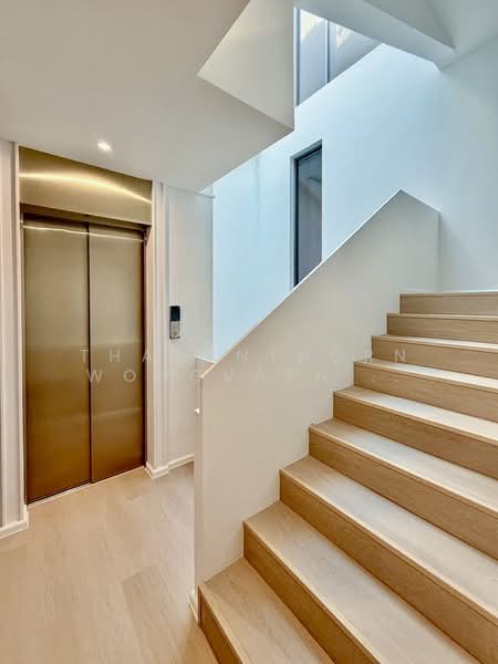 Home Office Predi 14, Bangkok, Phra Kanong Nua, Watthana, Bangkok, 5 Bedrooms, 547 sqm, Townhouse For Rent, by Thananthorn Wongvarnkaseam, 500271444 - DDproperty.com