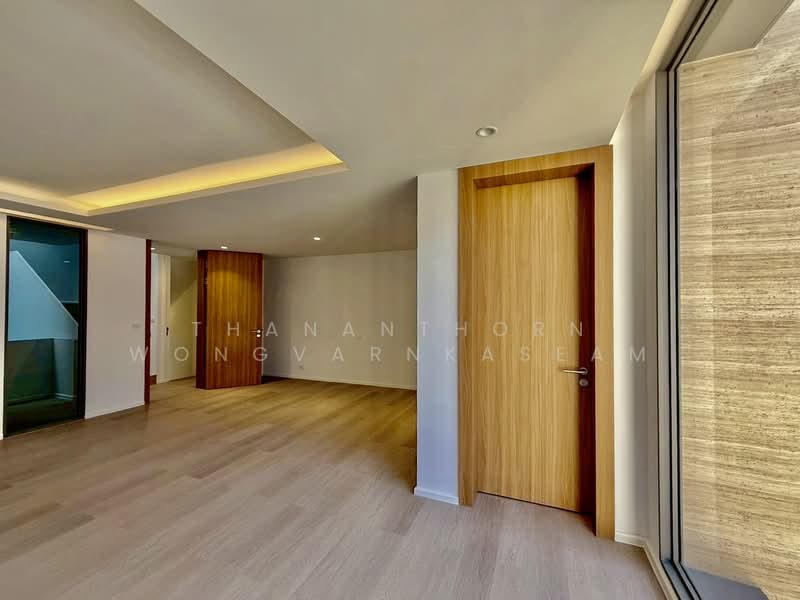 Home Office Predi 14, Bangkok, Phra Kanong Nua, Watthana, Bangkok, 5 Bedrooms, 547 sqm, Townhouse For Rent, by Thananthorn Wongvarnkaseam, 500271444 - DDproperty.com
