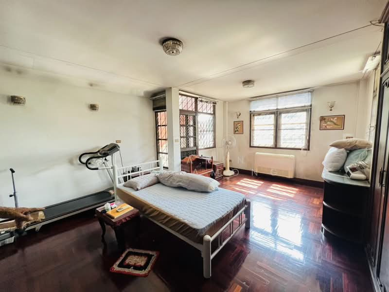 ขายบ้านเดี่ยว สวนผัก ตลิ่งชัน 226 ตร.ว ใกล้เช็นทรัล เวสต์วิลล์, Bangkok, Taling Chan, Taling Chan, Bangkok, 5 Bedrooms, 200 sqm, Single Detached House For Sale, by Jakarin Houpramong, 500271448 - DDproperty.com