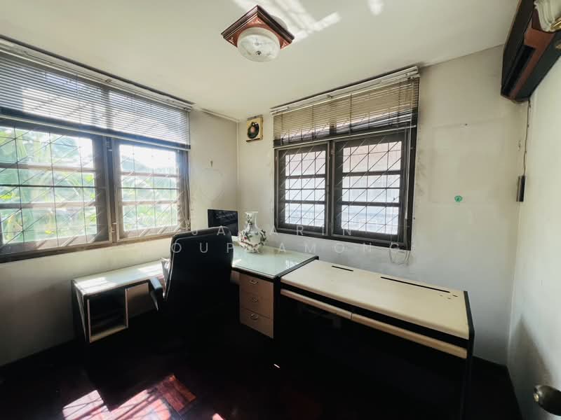 ขายบ้านเดี่ยว สวนผัก ตลิ่งชัน 226 ตร.ว ใกล้เช็นทรัล เวสต์วิลล์, Bangkok, Taling Chan, Taling Chan, Bangkok, 5 Bedrooms, 200 sqm, Single Detached House For Sale, by Jakarin Houpramong, 500271448 - DDproperty.com