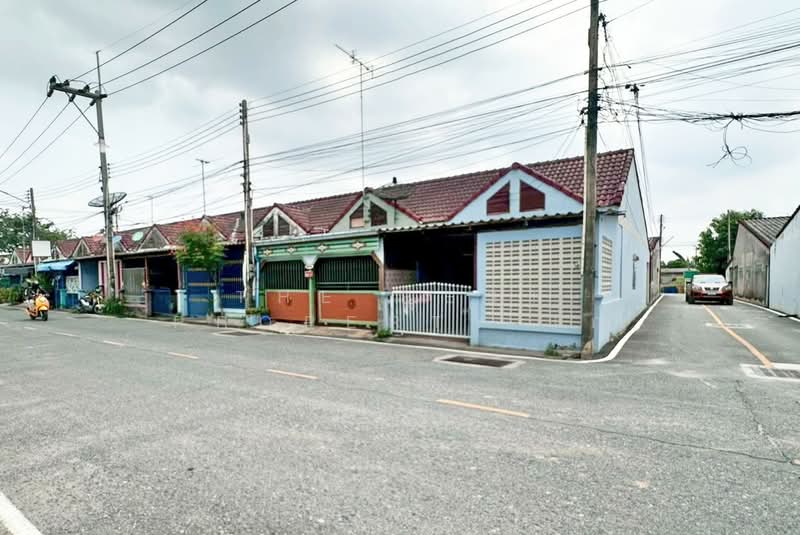 ทาวน์เฮ้าส์พานทอง ชลบุรี, Chon Buri (Pattaya), Phan Thong, Phan Thong, Chon Buri (Pattaya), 2 Bedrooms, 100 sqm, Townhouse For Sale, by The Best Property เก๋, 500271463 - DDproperty.com