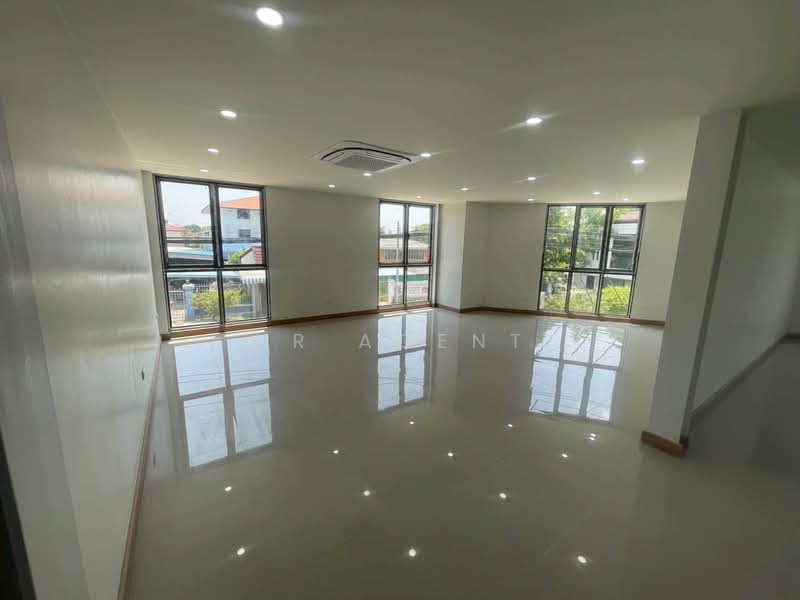 โฮมออฟฟิศ 3 ชั้น Storage ไทรม้า ซอย 11, นนทบุรี, ไทรม้า, เมืองนนทบุรี, นนทบุรี, 600 ตร.ม., ทาวน์เฮ้าส์ ให้เช่า, โดย NR AGENT, 500271480 - DDproperty.com