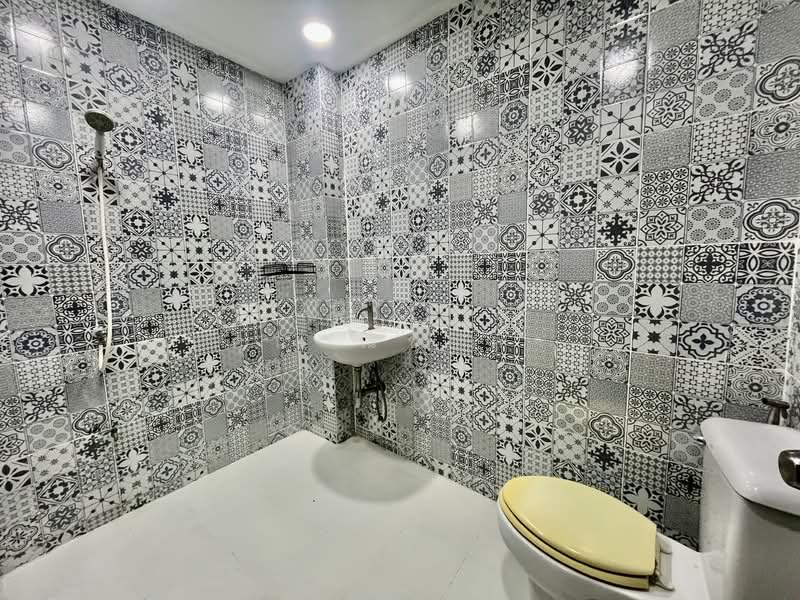 อาคารพาณิชย์ ถนนสุรวงศ์ ซอยอนุมานราชธน ขนาด 20 ตร.ว., Bangkok, Suriyawong, Bang Rak, Bangkok, , 560 sqm, Shophouse For Sale, by คุณ ณิชาภา, 500271517 - DDproperty.com