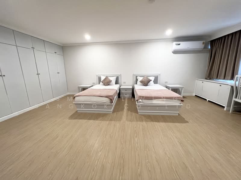 Oriental Towers, Bangkok, 25 Soi Ekkamai 12, Ekkamai Road, Khlong Tan Nua, Watthana, Bangkok, 4 Bedrooms, 458 sqm, Condo For Sale, by Smart Living Bangkok Co.,Ltd., 500271519 - DDproperty.com