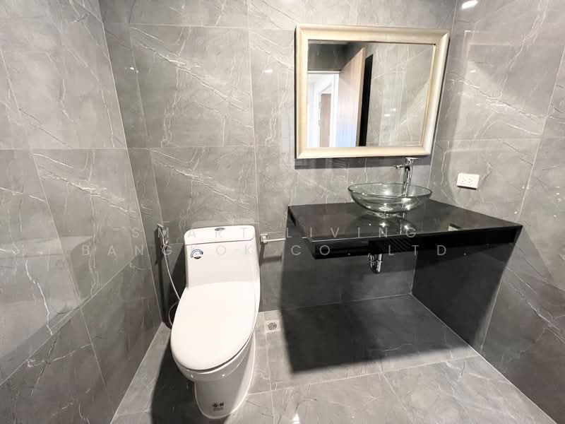 Oriental Towers, Bangkok, 25 Soi Ekkamai 12, Ekkamai Road, Khlong Tan Nua, Watthana, Bangkok, 4 Bedrooms, 458 sqm, Condo For Sale, by Smart Living Bangkok Co.,Ltd., 500271519 - DDproperty.com