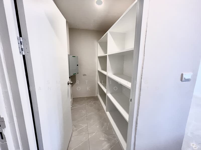 Oriental Towers, Bangkok, 25 Soi Ekkamai 12, Ekkamai Road, Khlong Tan Nua, Watthana, Bangkok, 4 Bedrooms, 458 sqm, Condo For Sale, by Smart Living Bangkok Co.,Ltd., 500271519 - DDproperty.com