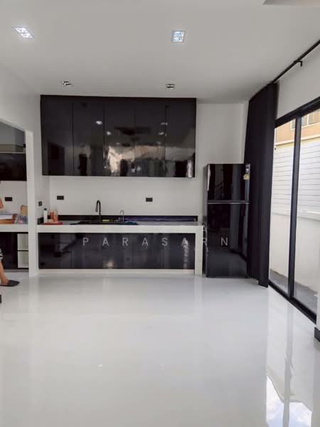 เช่า บ้านเดี่ยว 3 ชั้น ลาดพร้าว 94 พร้อมเข้าอยู่, Bangkok, Phlapphla, Wang Thonglang, Bangkok, 5 Bedrooms, 310 sqm, Single Detached House For Rent, by Airada Parasarn, 500271524 - DDproperty.com