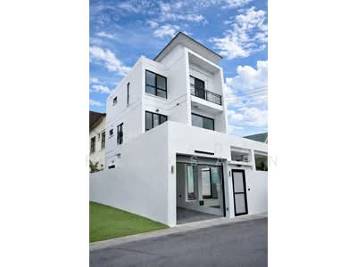 ขาย - ขาย บ้านเดี่ยว 3 ชั้น ลาดพร้าว 94 พร้อมเข้าอยู่, กรุงเทพ