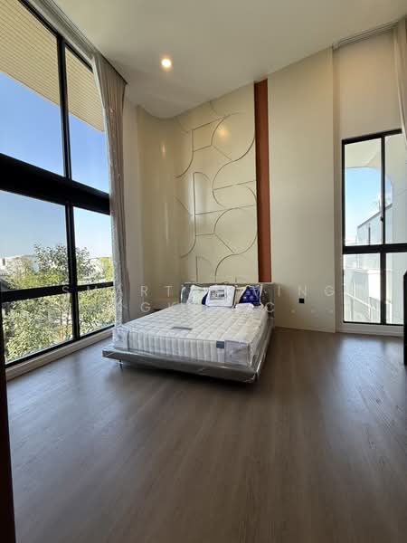 VIVE New Krungthepkreetha, Bangkok, Krungthep Kreetha Road, Saphan Sung, Saphan Sung, Bangkok, 5 Bedrooms, 800 sqm, Single Detached House For Sale, by Smart Living Bangkok Co.,Ltd., 500271528 - DDproperty.com