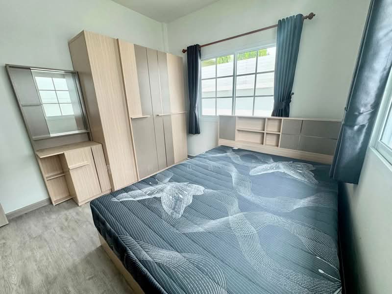 ให้เช่าบ้านเดี่ยวรีโนเวทใหม่ ม.คลาสสิคโฮม ไร่กล้วย ศรีราชา, Chon Buri (Pattaya), Surasak, Si Racha, Chon Buri (Pattaya), 4 Bedrooms, 150 sqm, Single Detached House For Rent, by Dusit Saengfa, 500271562 - DDproperty.com