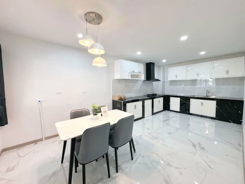 ให้เช่าบ้านเดี่ยวรีโนเวทใหม่ ม.คลาสสิคโฮม ไร่กล้วย ศรีราชา, ชลบุรี, สุรศักดิ์, ศรีราชา, ชลบุรี, 150 ตร.ม., บ้านเดี่ยว ให้เช่า, โดย ดุสิต แสงฟ้า, 500271562 - DDproperty.com