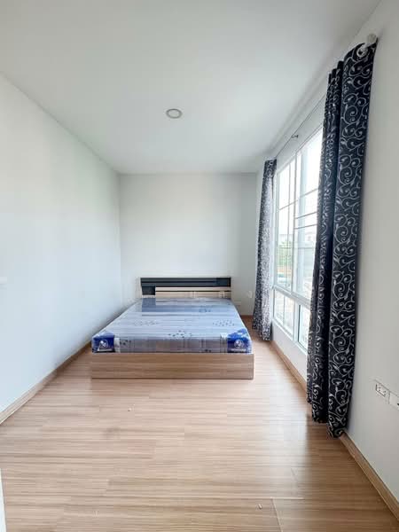 ให้เช่าทาวน์โฮม ม.เสนาวีว่า(เจซิตี้ ) อัสสัมชัญ ศรีราชา, Chon Buri (Pattaya), Surasak, Si Racha, Chon Buri (Pattaya), 3 Bedrooms, 65 sqm, Townhouse For Rent, by Dusit Saengfa, 500271575 - DDproperty.com