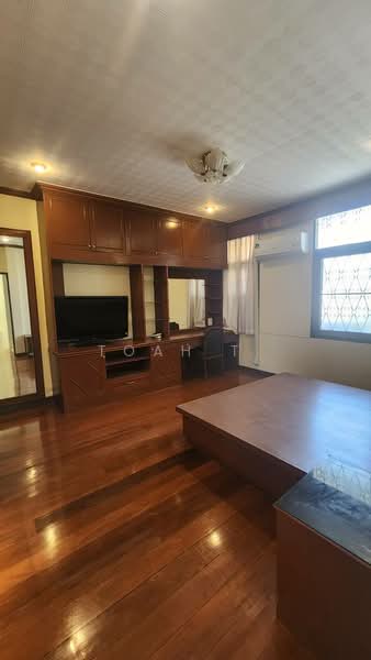 อาคารให้เช่า เอกมัย สุขุมวิท : Building for rent, Ekkamai, Sukhumvit., กรุงเทพ, คลองตันเหนือ, วัฒนา, กรุงเทพ, 250 ตร.ม., ตึกแถว-อาคารพาณิชย์ ให้เช่า, โดย TOAH T., 500271576 - DDproperty.com