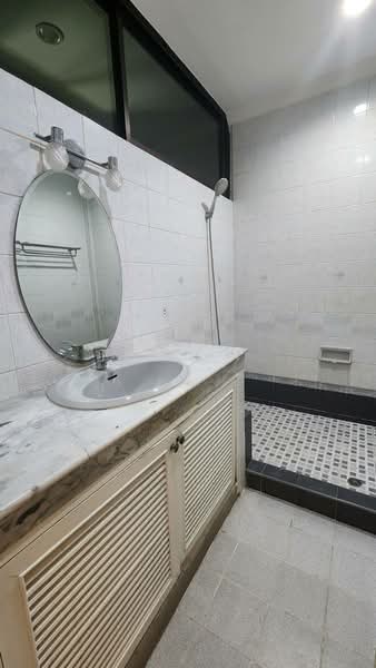 อาคารให้เช่า เอกมัย สุขุมวิท : Building for rent, Ekkamai, Sukhumvit., กรุงเทพ, คลองตันเหนือ, วัฒนา, กรุงเทพ, 250 ตร.ม., ตึกแถว-อาคารพาณิชย์ ให้เช่า, โดย TOAH T., 500271576 - DDproperty.com