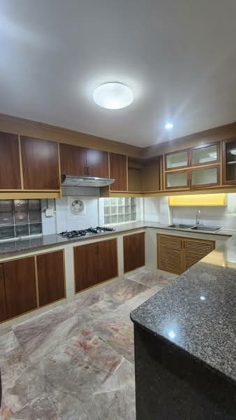 อาคารให้เช่า เอกมัย สุขุมวิท : Building for rent, Ekkamai, Sukhumvit., Bangkok, Khlong Tan Nua, Watthana, Bangkok, , 250 sqm, Shophouse For Rent, by TOAH T., 500271576 - DDproperty.com