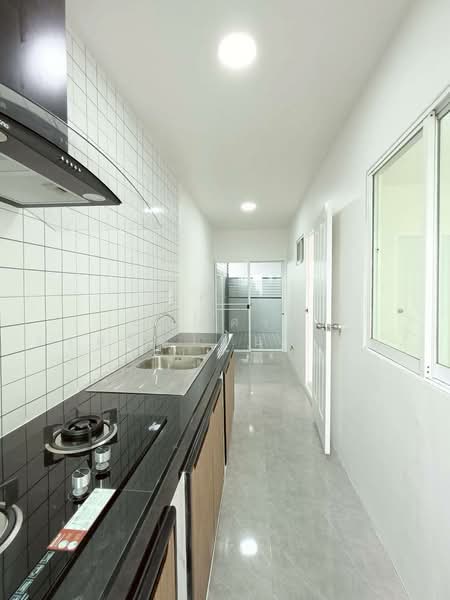 ขาย - Baan Varapirom Lumlukka-Klong 3 : บ้านวราภิรมย์ ลำลูกกา-คลอง 3, ปทุมธานี