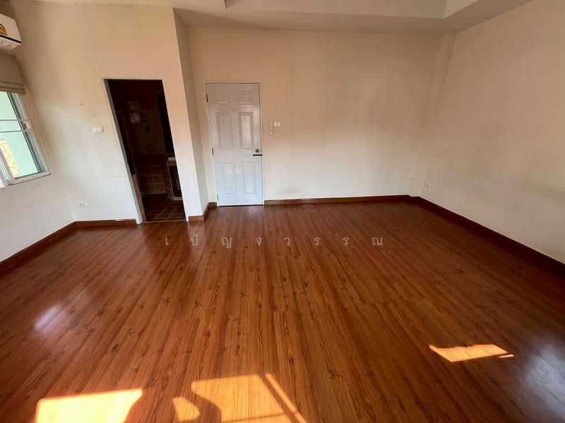 Parinyada Chalongrat, Bangkok, Soi Nakniwas 48, Lat Phrao, Lat Phrao, Bangkok, 3 Bedrooms, 188 sqm, Single Detached House For Sale, by เบ็ญจวรรณ, 500271609 - DDproperty.com