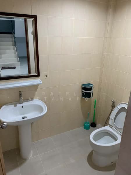 Maneeya Ville, Bangkok, Soi Wachiratham Sathit 12, Bang Chak, Phra Khanong, Bangkok, 2 Bedrooms, 200 sqm, Single Detached House For Rent, by Praeploy Rattanapornnapapatch, 500271611 - DDproperty.com