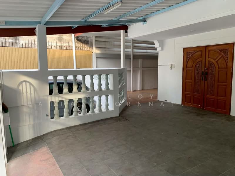 Maneeya Ville, Bangkok, Soi Wachiratham Sathit 12, Bang Chak, Phra Khanong, Bangkok, 2 Bedrooms, 200 sqm, Single Detached House For Rent, by Praeploy Rattanapornnapapatch, 500271611 - DDproperty.com