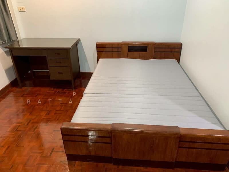 Maneeya Ville, Bangkok, Soi Wachiratham Sathit 12, Bang Chak, Phra Khanong, Bangkok, 2 Bedrooms, 200 sqm, Single Detached House For Rent, by Praeploy Rattanapornnapapatch, 500271611 - DDproperty.com