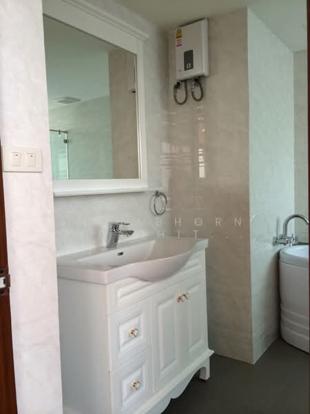 President Park Sukhumvit 24, Bangkok, 99 Sukhumvit 24 Alley, Khlongtoei Nua, Watthana, Bangkok, 3 Bedrooms, 225 sqm, Condo For Rent, by Juthabhorn Uppachit (Amy), 500271613 - DDproperty.com