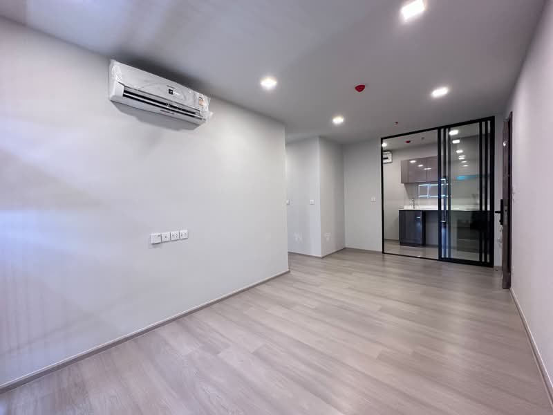 Life Phahon-Ladprao, Bangkok, 996 Phahonyothin Road, Jom Phon, Chatuchak, Bangkok, 2 Bedrooms, 65 sqm, Condo For Sale, by ทักษพร, 500271614 - DDproperty.com