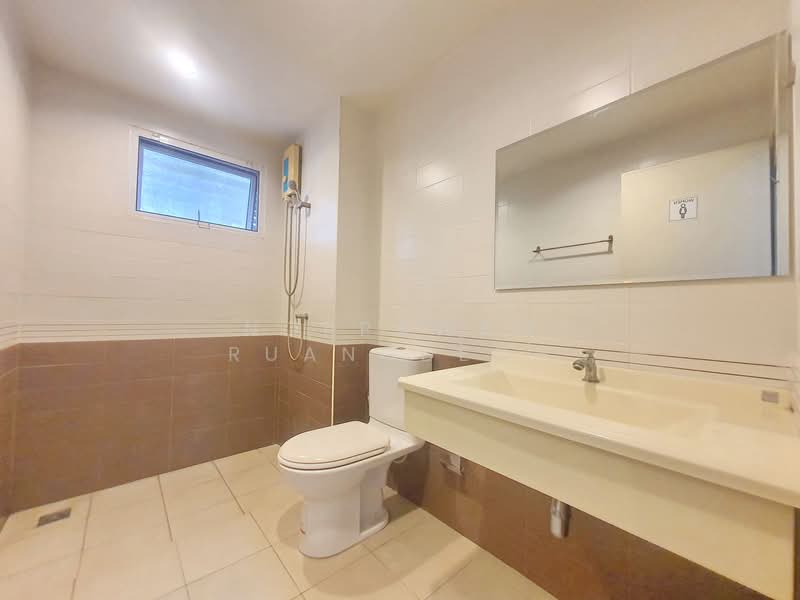 ให้เช่า ทาวน์โฮม 3 ชั้น ถนนสุทธิสาร ใกล้ MRT สุทธิสาร 1 กม., Bangkok, Samsen Nok, Huai Khwang, Bangkok, 3 Bedrooms, 120 sqm, Townhouse For Rent, by Noppawan Ruangdech, 500271621 - DDproperty.com