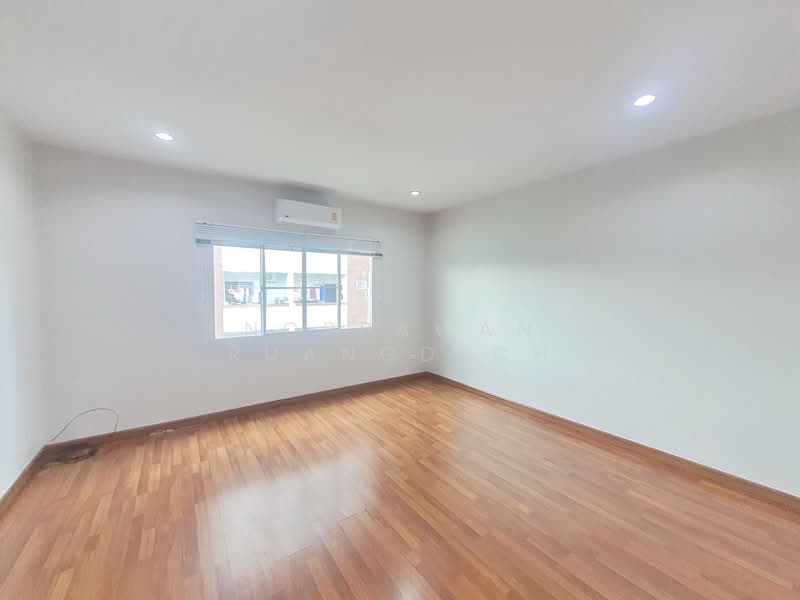 ให้เช่า ทาวน์โฮม 3 ชั้น ถนนสุทธิสาร ใกล้ MRT สุทธิสาร 1 กม., Bangkok, Samsen Nok, Huai Khwang, Bangkok, 3 Bedrooms, 120 sqm, Townhouse For Rent, by Noppawan Ruangdech, 500271621 - DDproperty.com