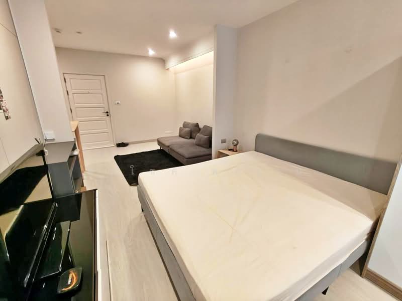 Baan Klang Krung Resort (Ratchada 7), Bangkok, 7 Ratchadaphisek Road, Din Daeng, Din Daeng, Bangkok, Studio, 35 sqm, Condo For Rent, by สมโชค พลงาม, 500271667 - DDproperty.com