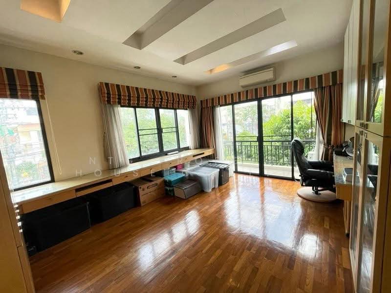 NG357 ให้เช่าบ้านเดี่ยว 3 ชั้น หลังใหญ่ ซ.รัชดา 32 พร้อมเข้าอยู่ สิ้น พ.ค. 69, Bangkok, รัชดา31, Chan Kasem, Chatuchak, Bangkok, 4 Bedrooms, 450 sqm, Single Detached House For Rent, by NTG Property House Co.,Ltd., 500271680 - DDproperty.com