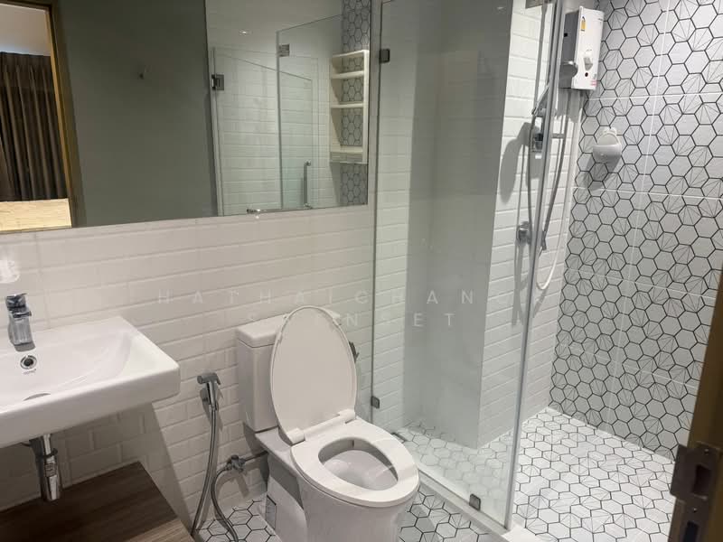 Altitude Unicorn Sathorn-Tha Phra, Bangkok, Ratchaphruek Road, Talat Plu, Thon Buri, Bangkok, 2 Bedrooms, 45 sqm, Condo For Rent, by Hathaichanok Saenset, 500271688 - DDproperty.com