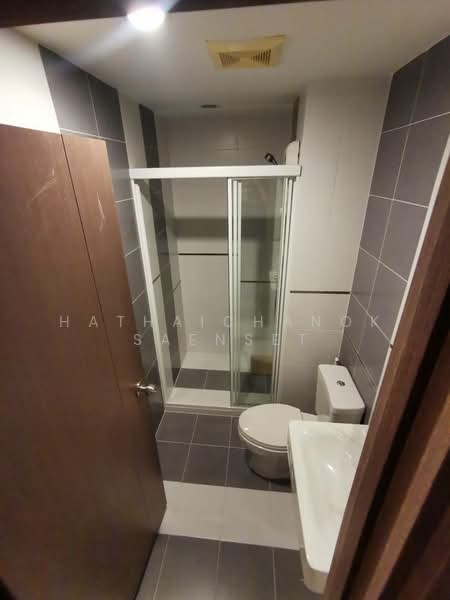 The Base Sukhumvit 77, Bangkok, 289 Sukhumvit 77 Road, Phra Kanong Nua, Watthana, Bangkok, 2 Bedrooms, 58 sqm, Condo For Rent, by Hathaichanok Saenset, 500271696 - DDproperty.com