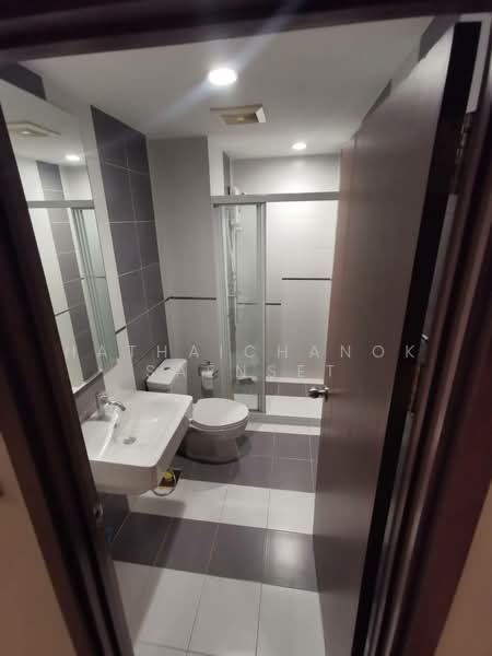 The Base Sukhumvit 77, Bangkok, 289 Sukhumvit 77 Road, Phra Kanong Nua, Watthana, Bangkok, 2 Bedrooms, 58 sqm, Condo For Rent, by Hathaichanok Saenset, 500271696 - DDproperty.com