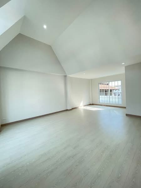 The Preston Townhome Rama9-Krungthepkreetha, Bangkok, 495 Krung Thep Kritha 7, Hua Mak, Bang Kapi, Bangkok, 3 Bedrooms, 175 sqm, Townhouse For Sale, by Itthiwat Chulaolan, 500271736 - DDproperty.com